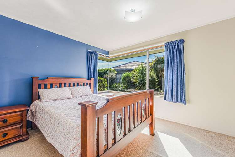 91 Aldinga Avenue Stoke_8