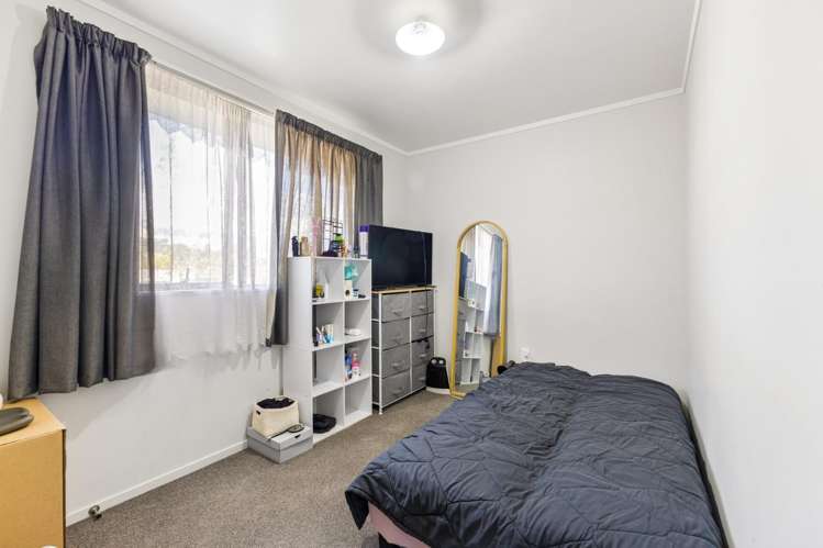 2/77 Redcrest Ave 10939_5