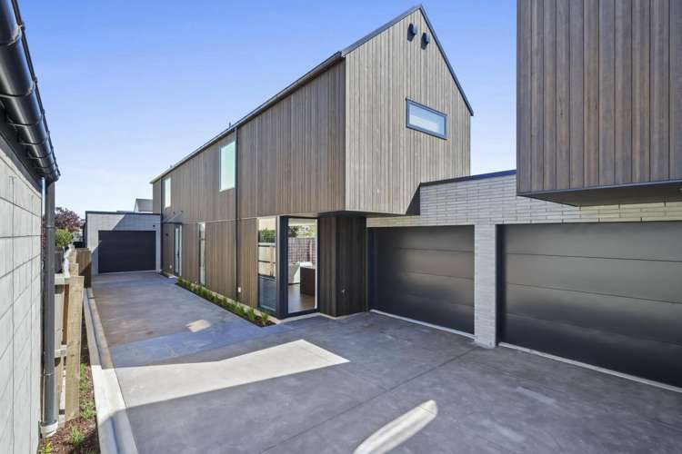 2/31 Rutland Street_0