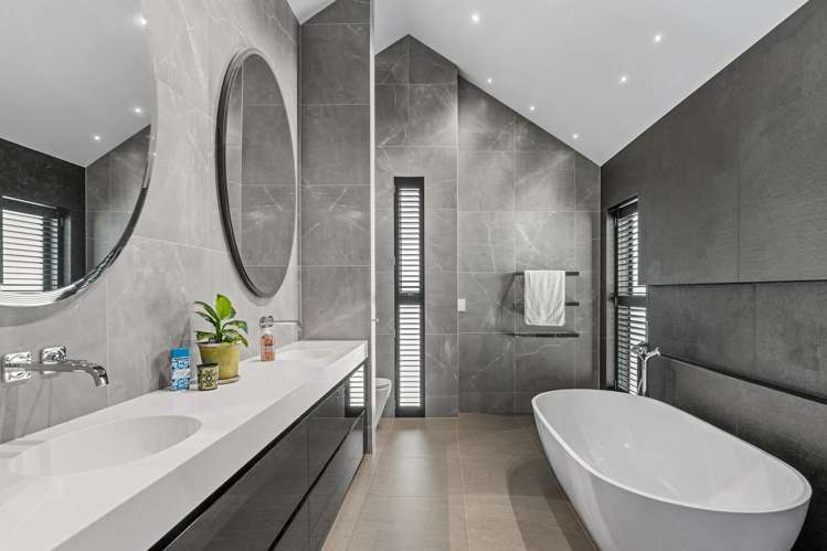 7 Helmores Lane Merivale_20