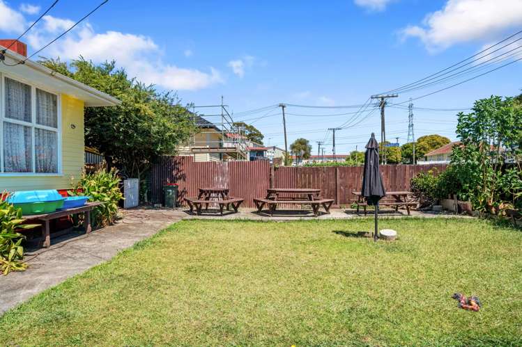 54 Cobham Crescent Otara_11