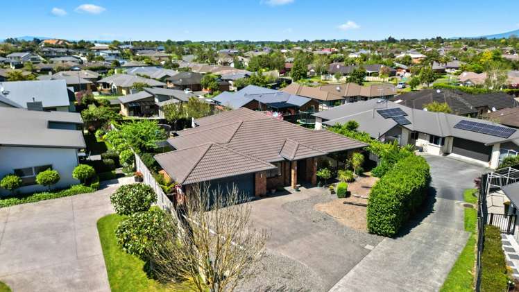 14 Compton Grove Huntington_22