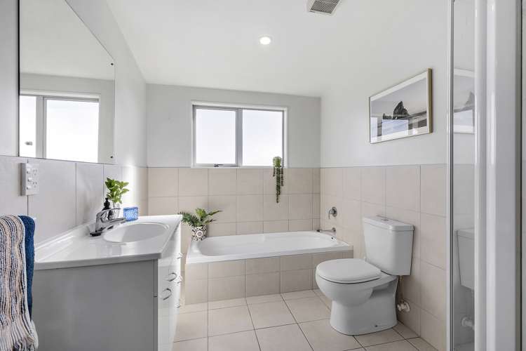 198b Helston Road Paparangi_11