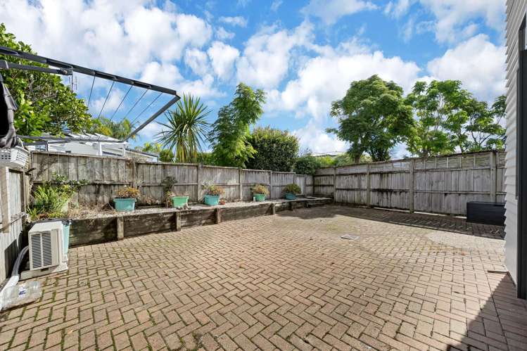 44/2 Armoy Drive East Tamaki_14