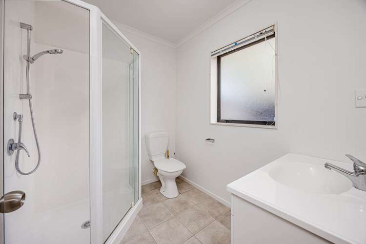 33 Belcoo Crescent East Tamaki_18