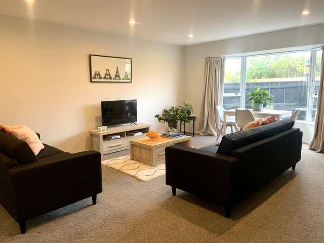  2/62 Office Road Merivale_3