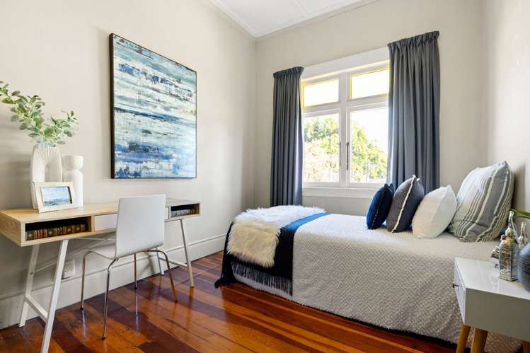 655 Grey Street Hamilton East_13