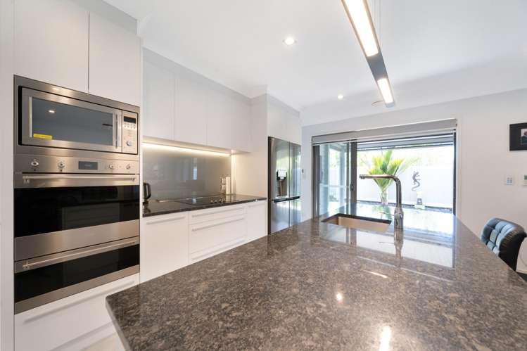 154 Boord Crescent Kumeu_11