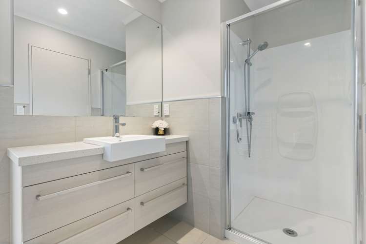 20 Costa Viva Crescent Karaka_10