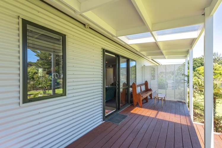22 Kiharoa Street Otaki Beach_9