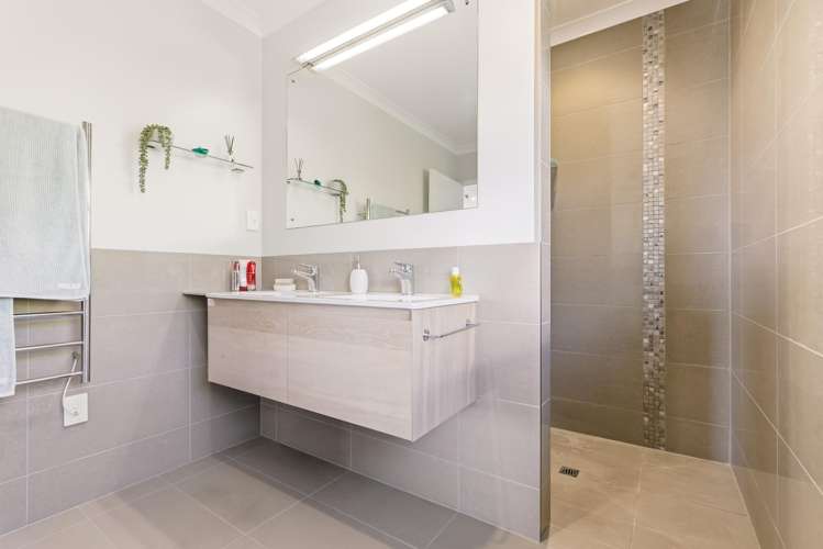 16 Botanical Heights Drive Waipahihi_9