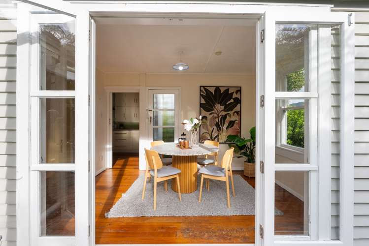 39 Victory Avenue Karori_10