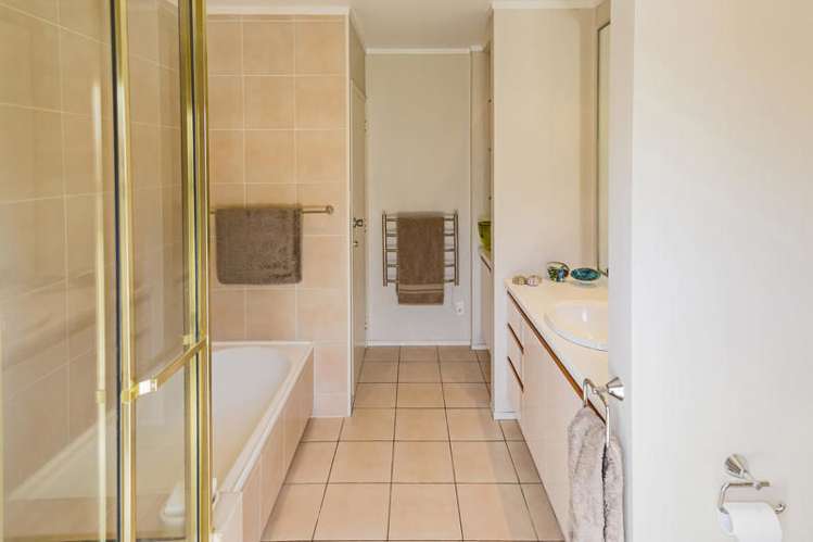 9 Seymour Road Mellons Bay_9