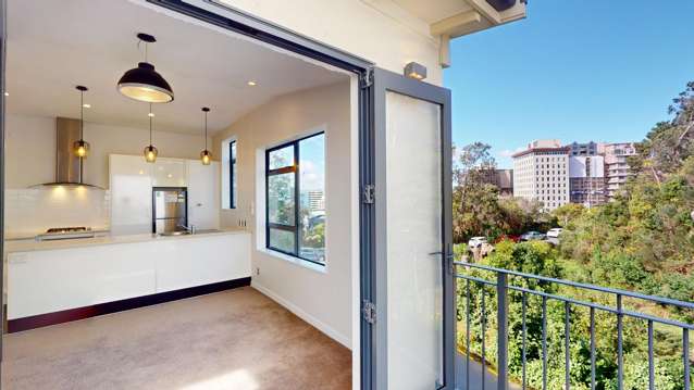 Stylish 3-Bedroom Townhouse in Sought-After Kelburn