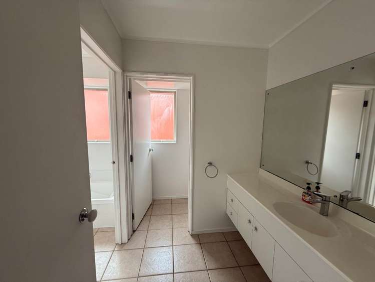 78 Kingdale Road Henderson_8