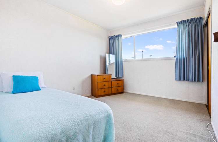 19 Taitua Drive Te Atatu South_15