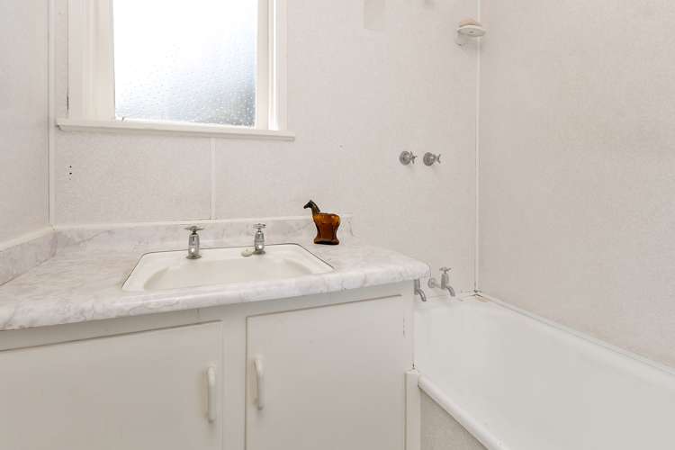 2/10 Matiere Road Onehunga_7