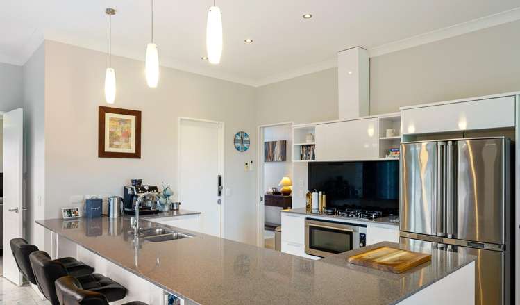 9 Otupoa Way Paraparaumu_1