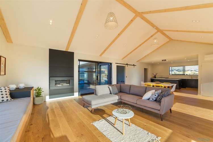 21 Falconer Rise Jacks Point_5