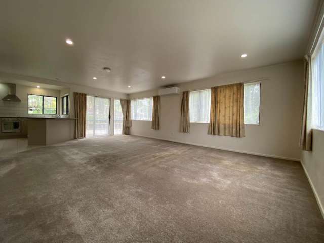 18B Jonathan Place Sunnynook_1