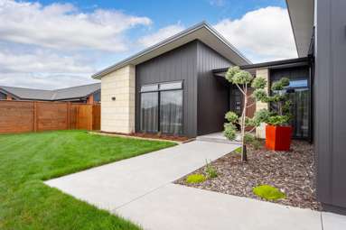11 Peakedale Drive_2