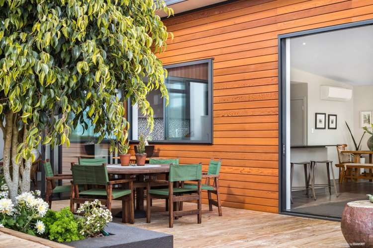 4 Lawrence Carter Drive Bombay_5