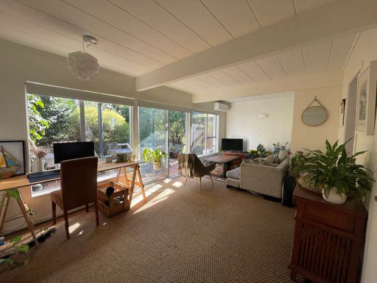 10/18 Parr Terrace Castor Bay_4