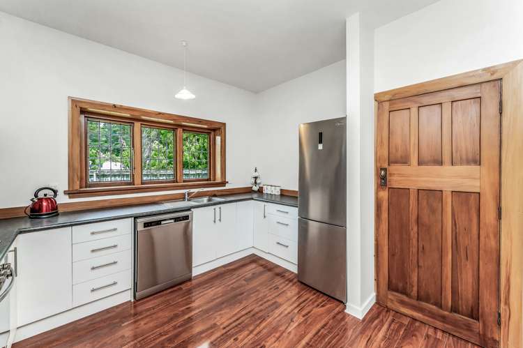 29 Broadway Avenue Waikuku Beach_8