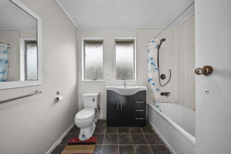 2/30 Kennington Drive Clendon Park_6