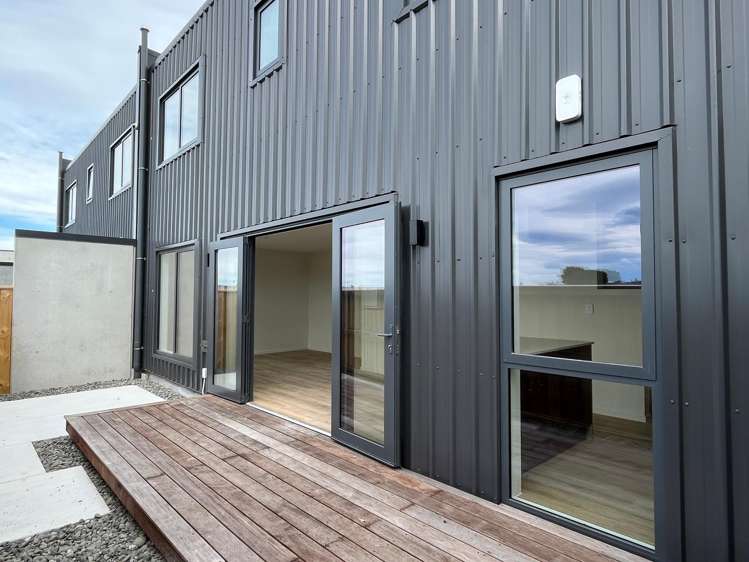 10/1 Lake Bryndwr Lane_0