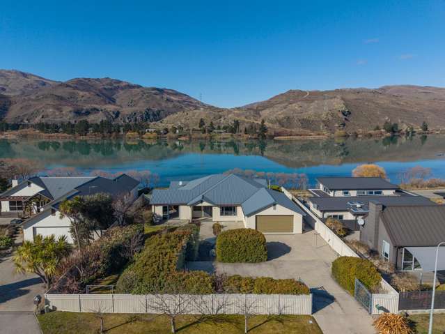 Where Lake Meets Lifestyle