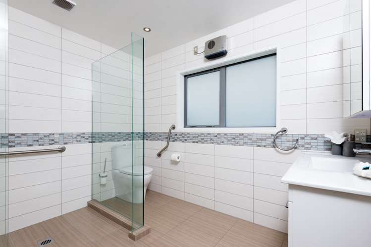 39 Royal View Road Te Atatu South_17