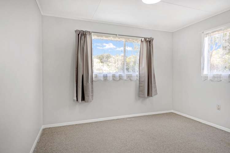 10 Cornwall Place Stoke_23