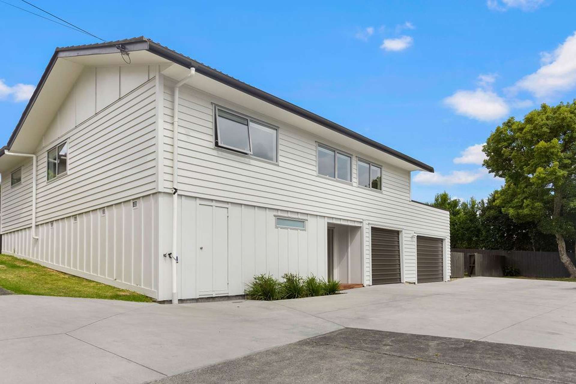 2/61a Target Road Totara Vale_0