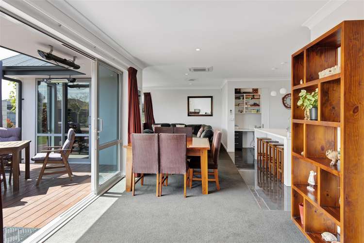 8 Simms Lane West Melton_11