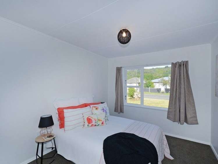 42 Donnelley Drive Wainuiomata_10