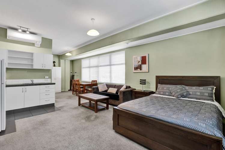 33 Gover Street Central_6