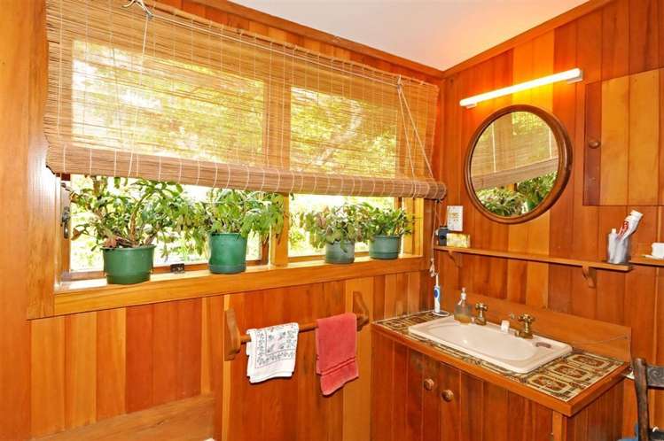 19 Maarama Crescent Aro Valley_13