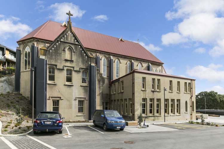 304/11 Jean Caldwell Way Island Bay_14