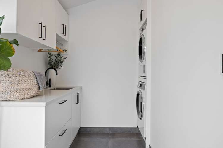 11 Miro Street Takaro_22