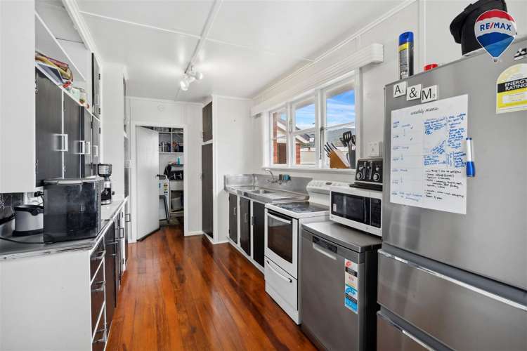 89 Hewer Crescent Naenae_9