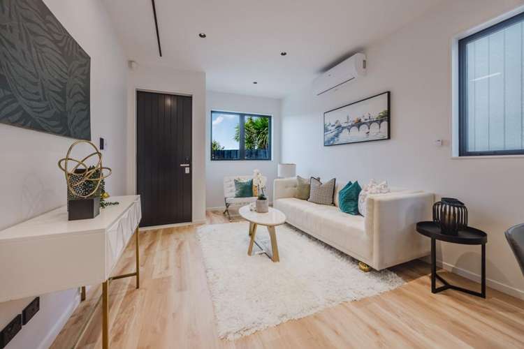 2/10 Vincent Street Howick_0