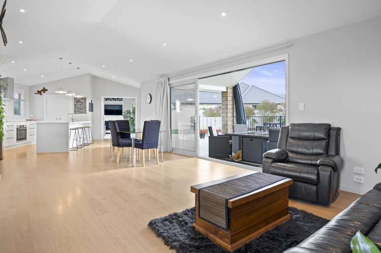 44 Baxter Michael Crescent Cambridge_4