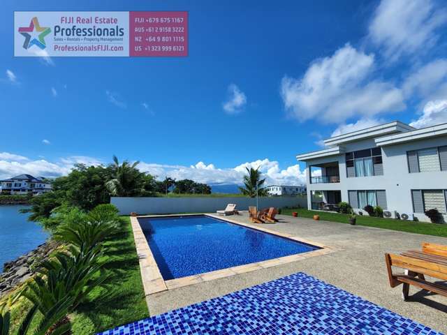 Cash Flowing 4-Unit Apartment Building in Fantasy Island (FIJI) For Sale!