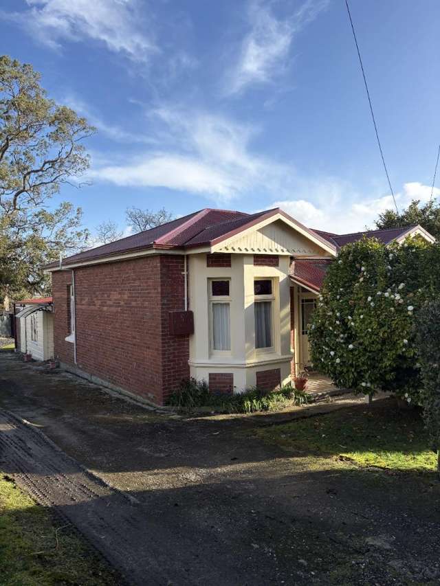 Character bungalow with rural charm in Kaitangata