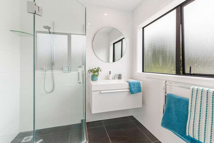 7 Landmark Drive Te Atatu Peninsula_13