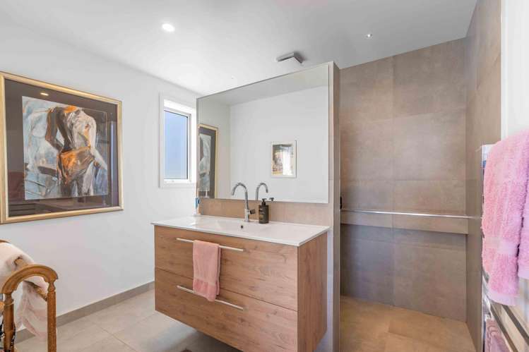 9 Violet Street Riverton_11