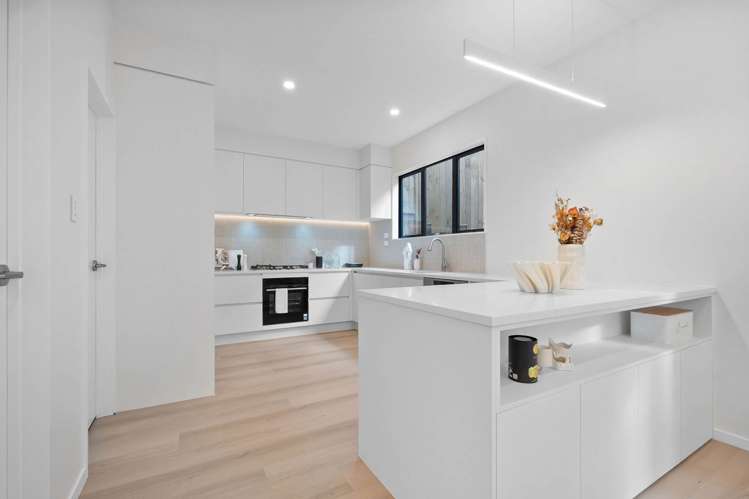 2/129 Arran Road Browns Bay_11