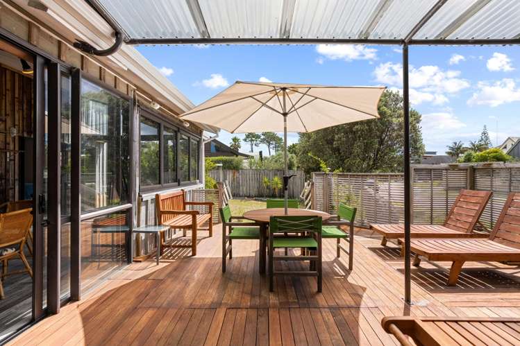 1 Britannia Dell Pauanui_24