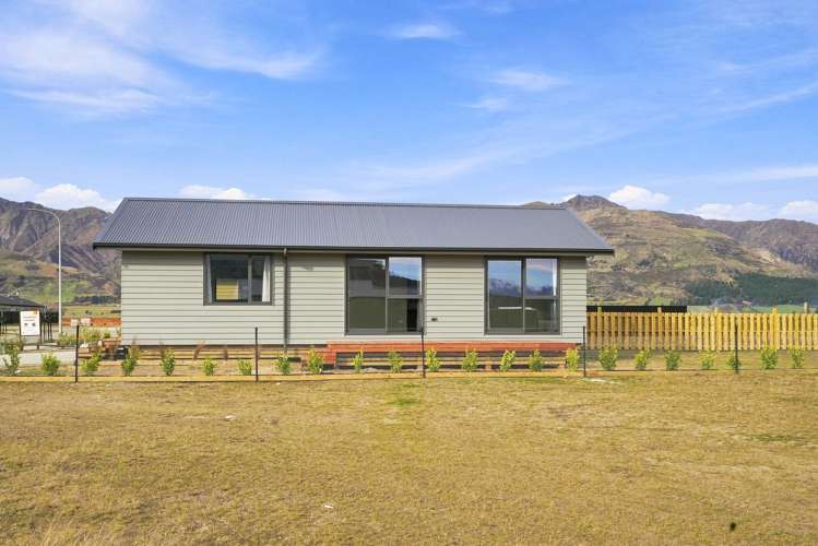 71 Burdon Loop Lake Hawea_12